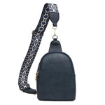 Load image into Gallery viewer, Oval like crossbody with strap, navy
